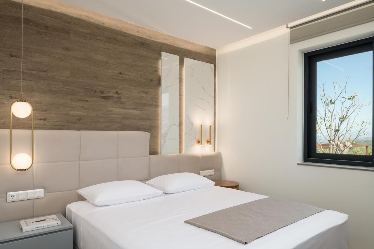 Amphi Exclusive Residence Somatas ภายนอก รูปภาพ